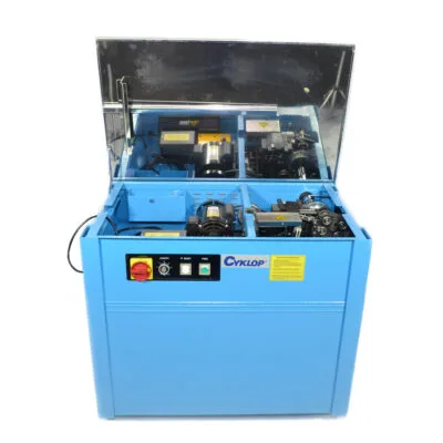 SP4 Cyklop aberta para manutenção Máquina de arquear SP4 Cyklop com tampa aberta, mostrando componentes internos para manutenção